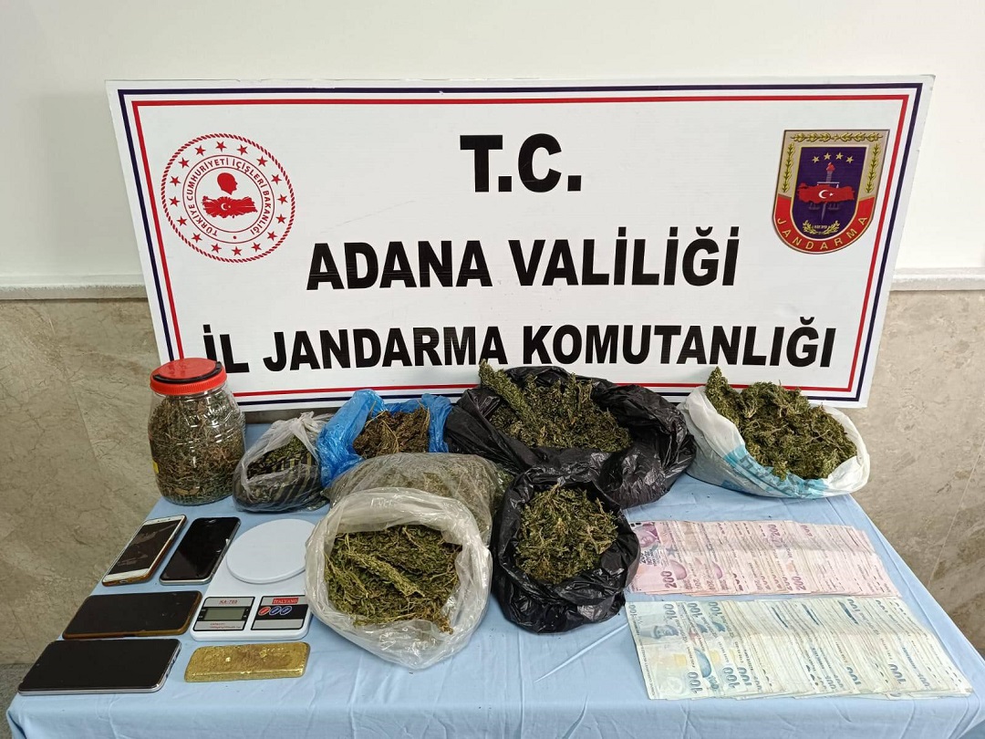 Uyuşturucu Satıcıları Kozan'da Yakalandı.