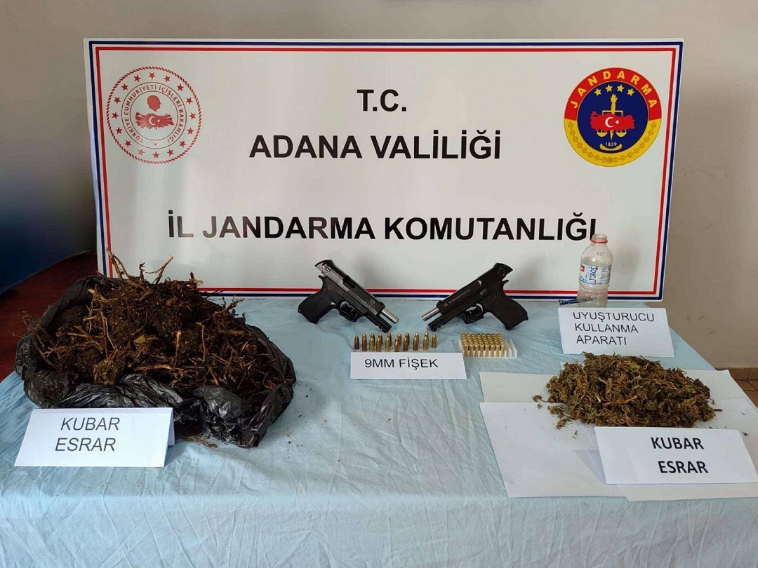 Kozan'da Silah ve Uyuşturucu Madde Ele Geçirildi.